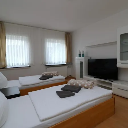 Kompass A 402-403 3* 에센