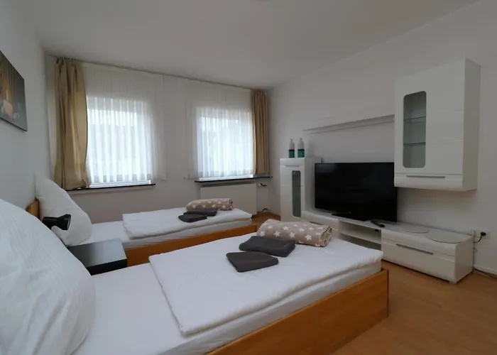 Kompass A 402-403 3* אסן